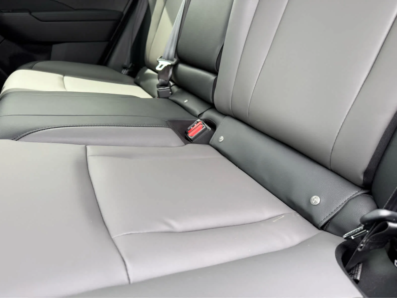 New 2026 Magnetite Gray Metallic Subaru Premium image 24