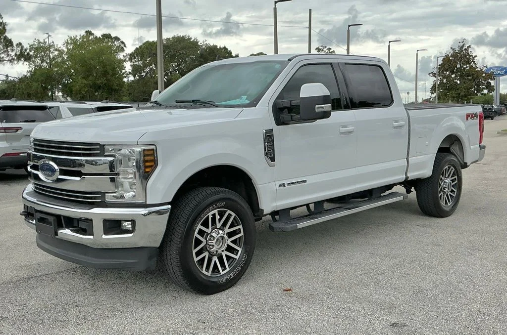 Used 2019 White Ford Lariat image 1