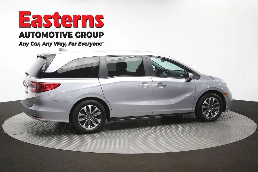 Used 2023 Silver Honda EX-L image 45
