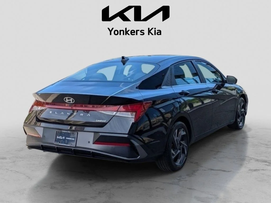 Used 2024 Black Hyundai Limited image 6