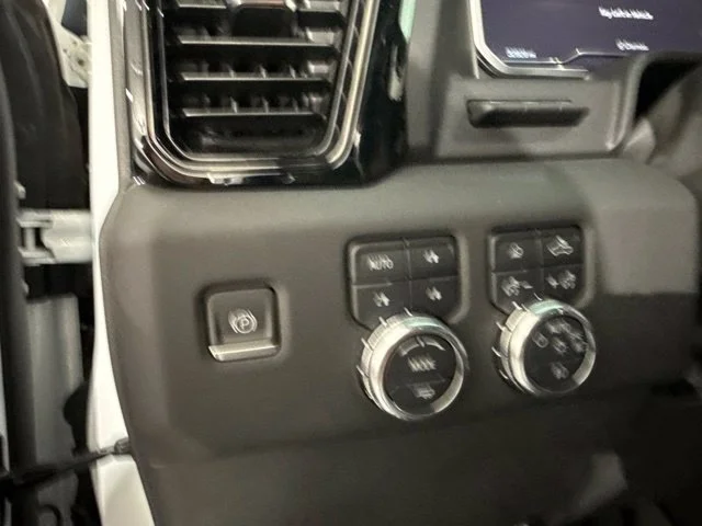 Used 2024 White GMC AT4X image 18