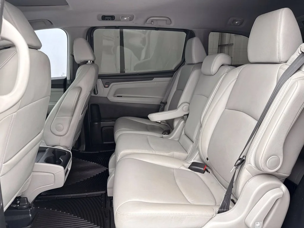 Used 2020 Silver Honda EX-L image 14