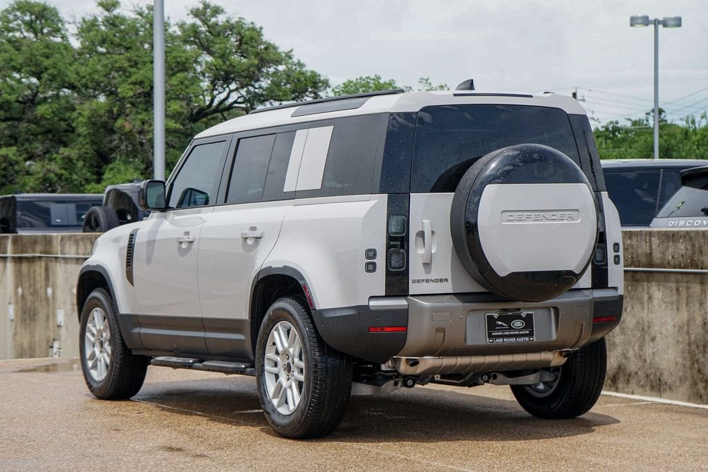 New 2026 Borasco Grey Metallic Land Rover S image 5