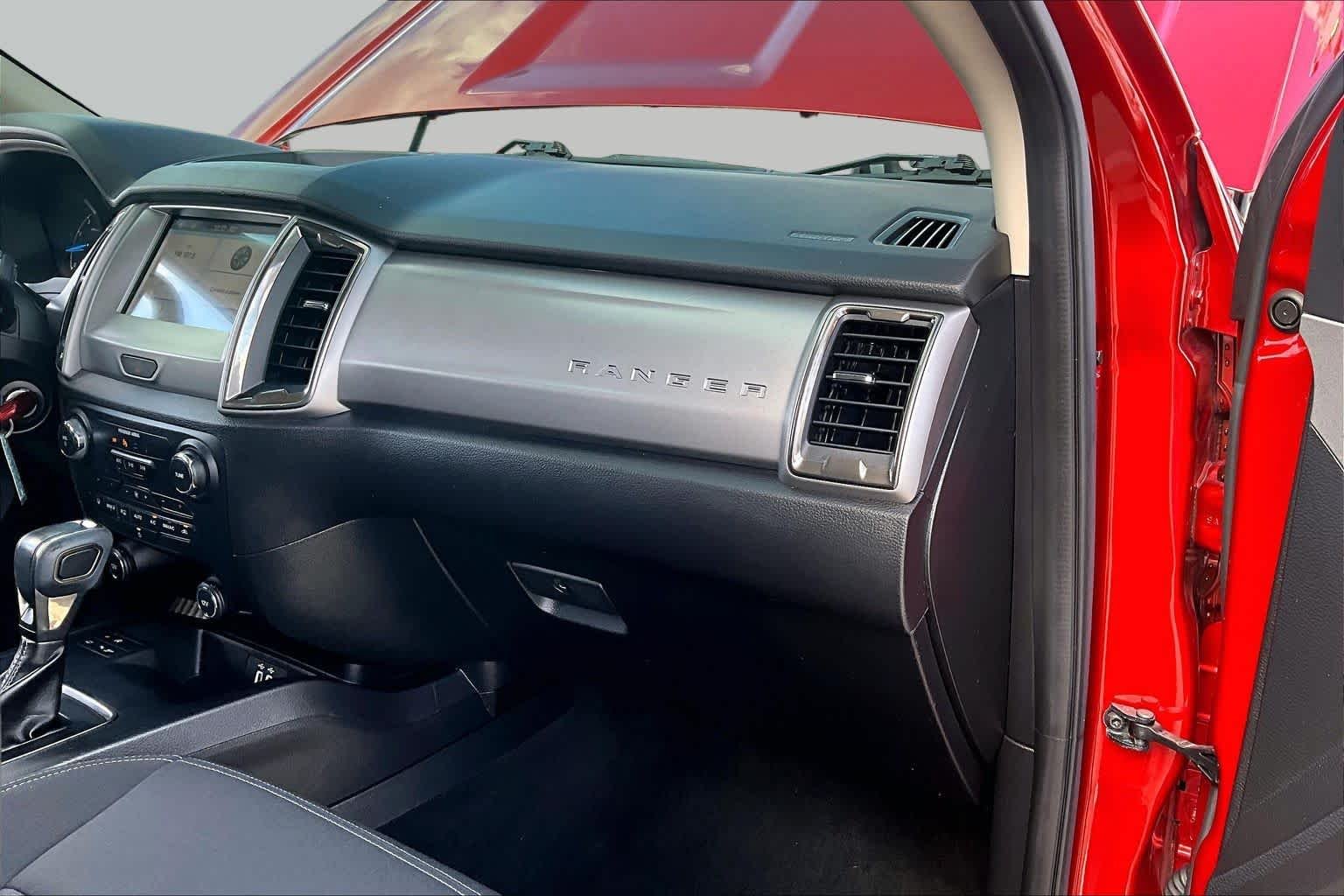 Used 2019 Hot Pepper Red Metallic Tinted Clearcoat Ford XLT image 17