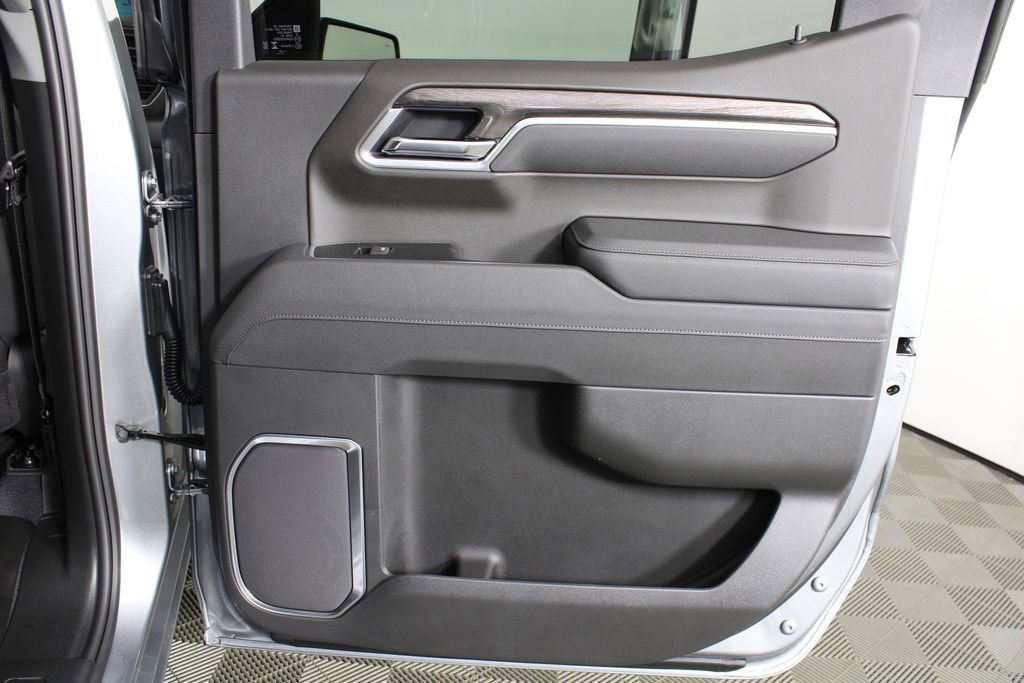 2026 Chevrolet Silverado 1500 LTZ - Photo 9