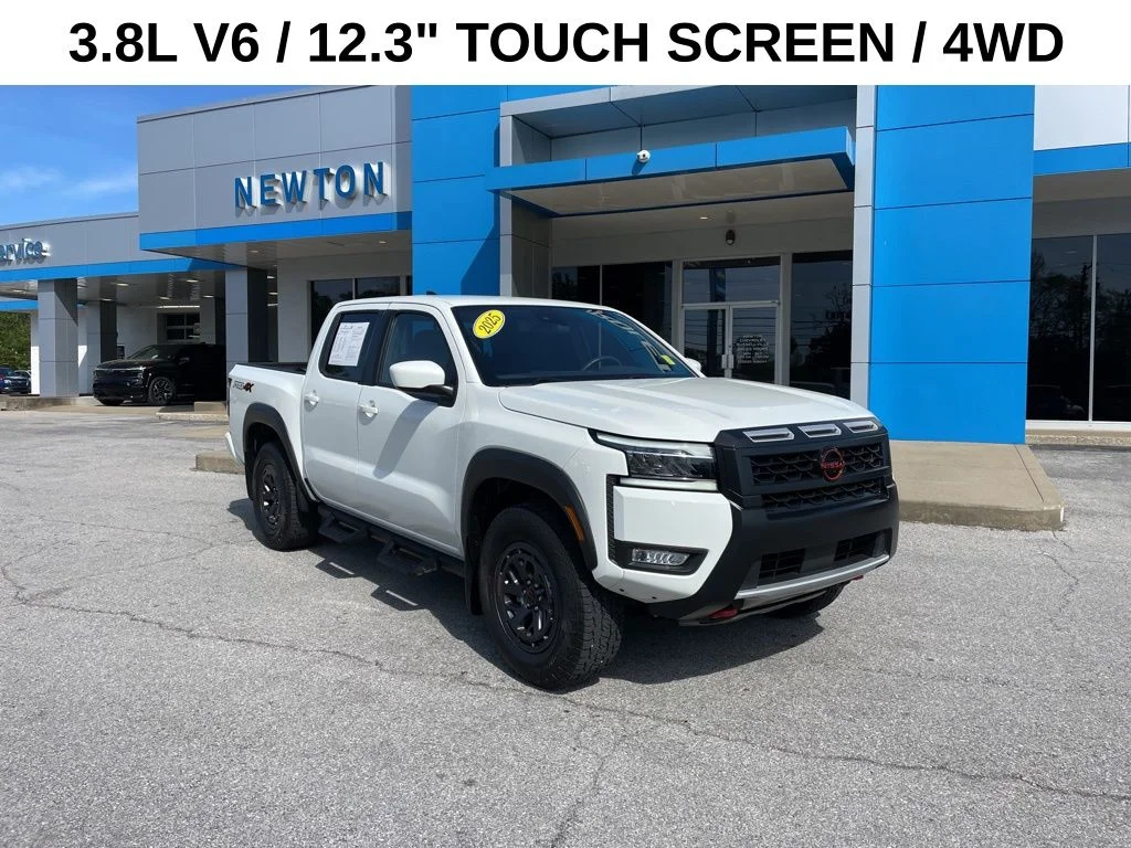 2025 Nissan Frontier PRO-4X Crew Cab 4X4's photo