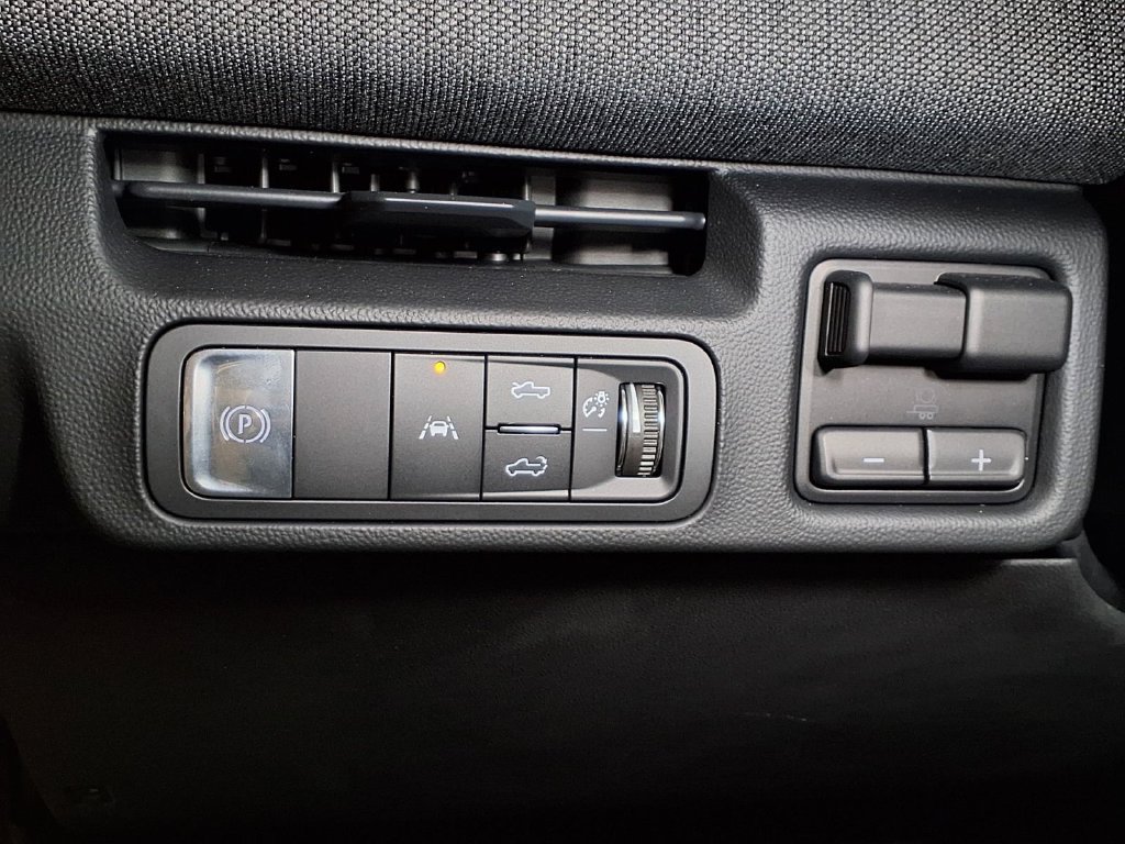 New 2026 Summit White GMC Elevation Extended Range image 17