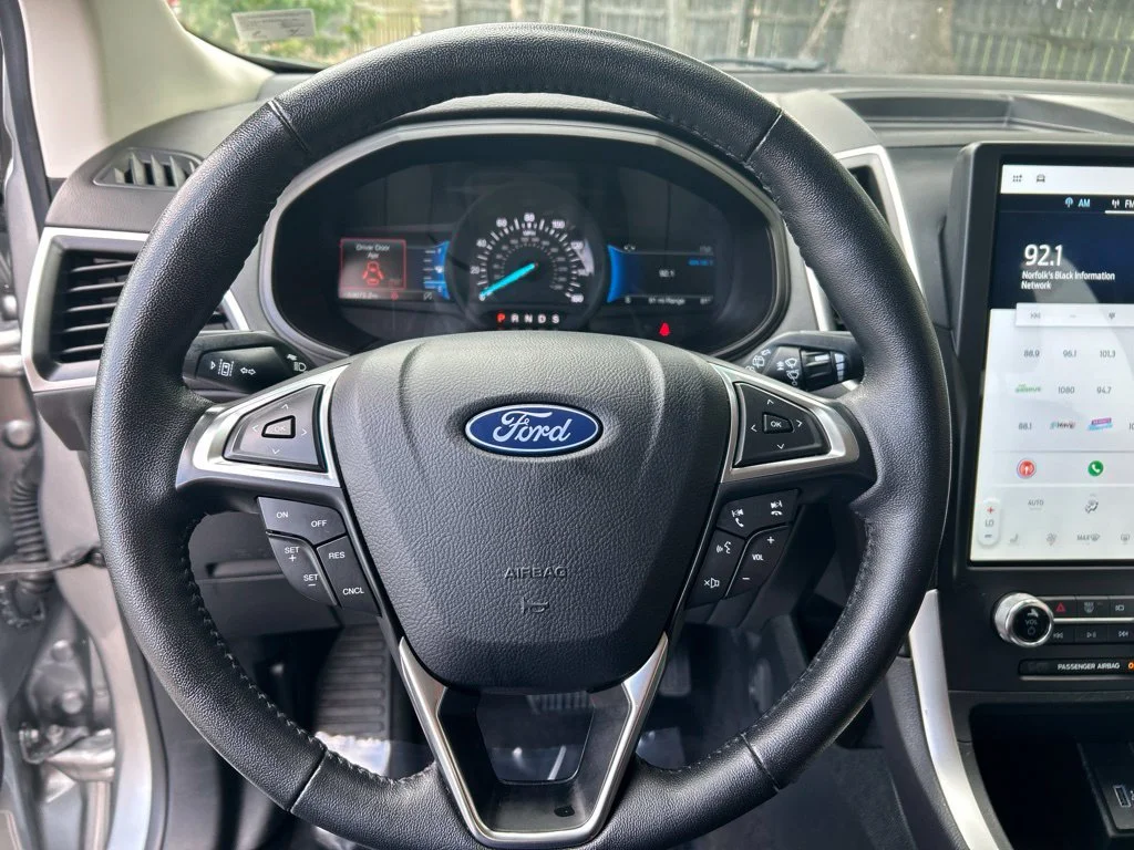 Used 2024 Silver Ford SEL image 16