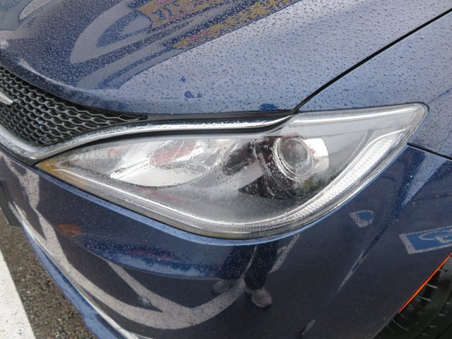 Used 2018 Jazz Blue Pearlcoat Chrysler Limited image 27