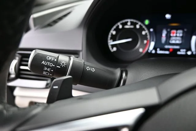 Used 2025 White Acura Technology Package image 32