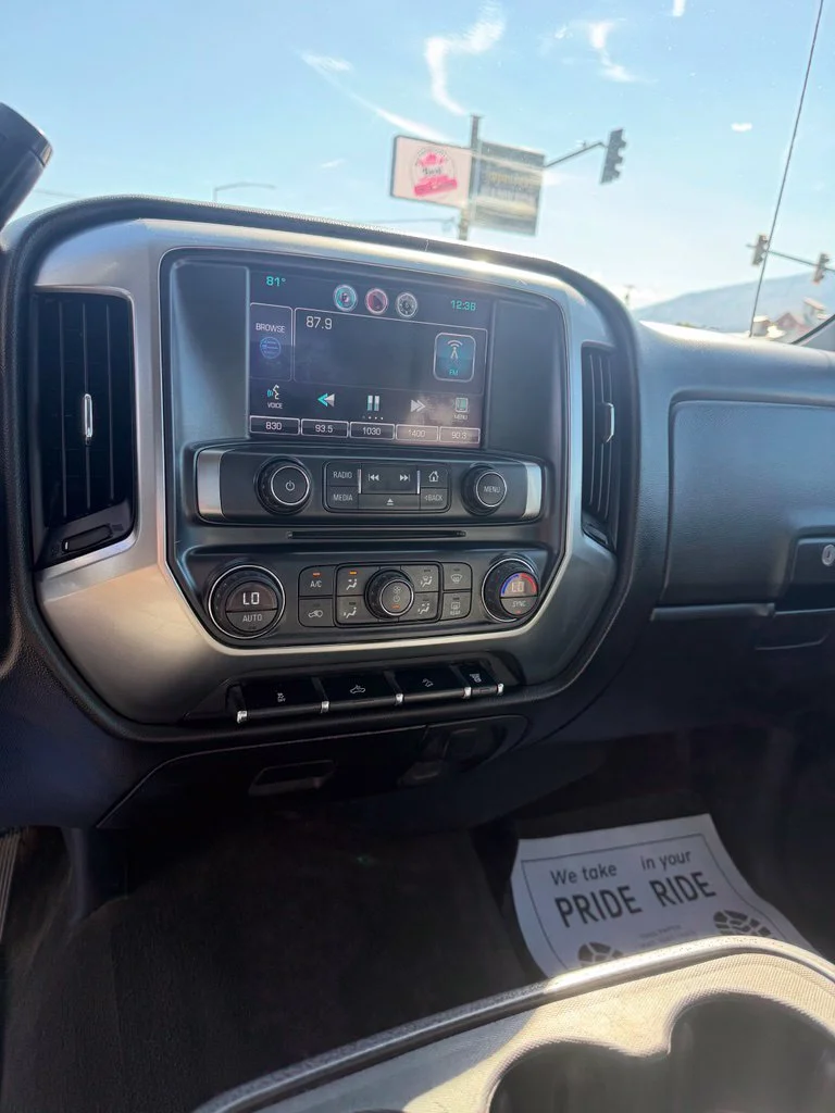 Used 2015 White Chevrolet LT image 14