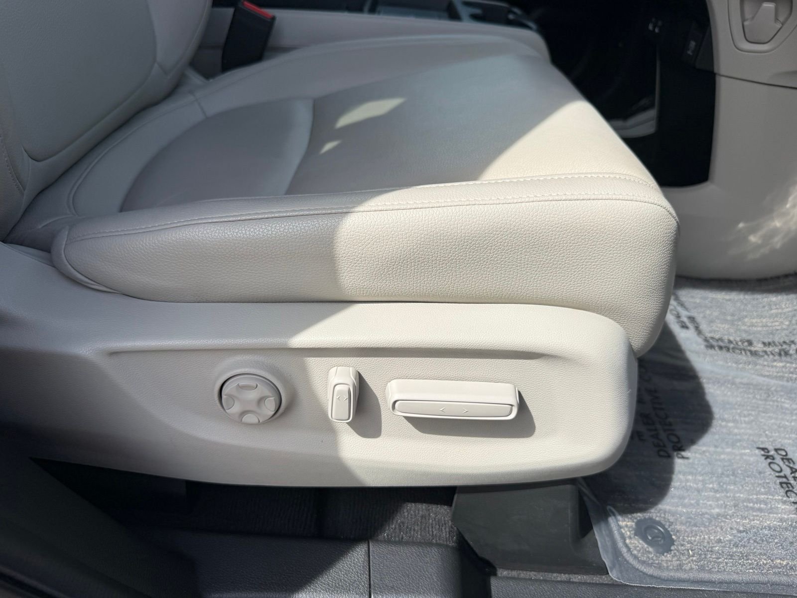 Used 2025 Solar Silver Metallic Honda EX-L image 35