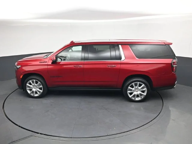 Used 2021 Red Chevrolet High Country image 27