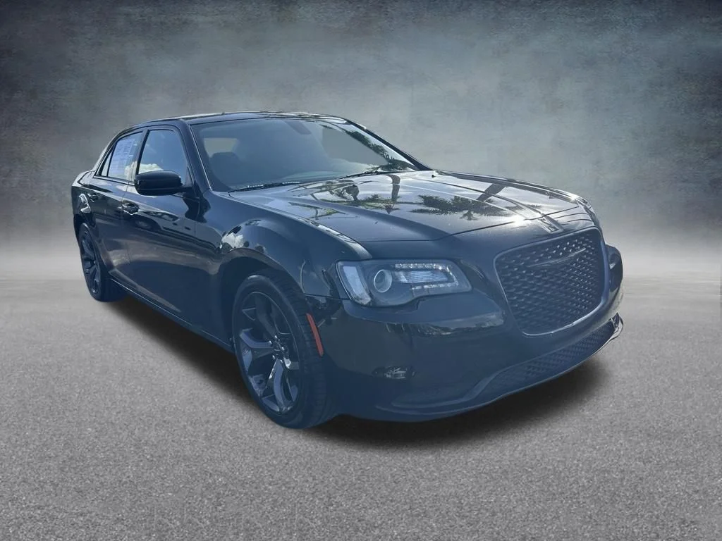 Used 2021 Black Chrysler Touring image 2