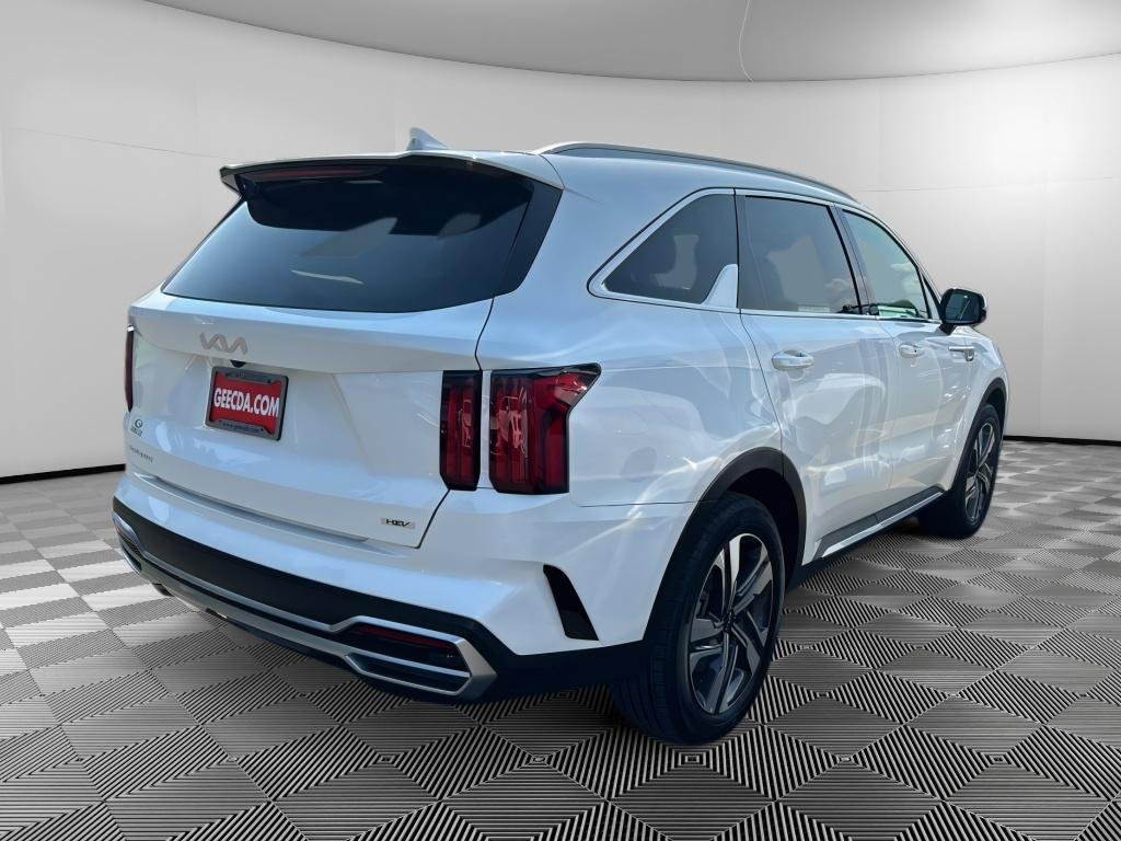 Used 2023 Snow White Pearl Kia SX Prestige image 3