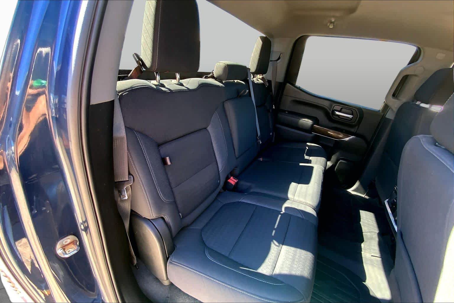 Used 2021 Pacific Blue Metallic GMC Elevation image 18