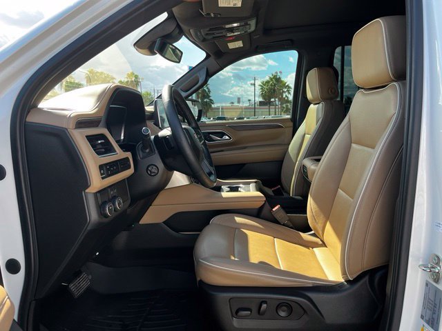 Used 2023 IRIDESCENT PEARL TRICOAT Chevrolet Premier image 11