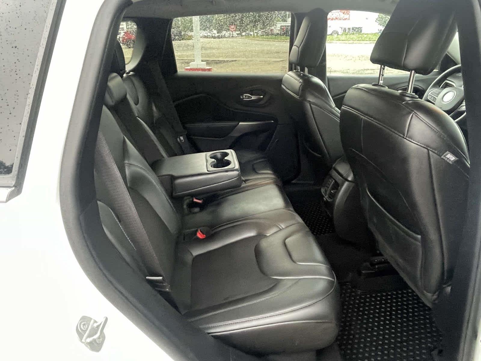 Used 2019 Bright White Clearcoat Jeep Latitude Plus image 22