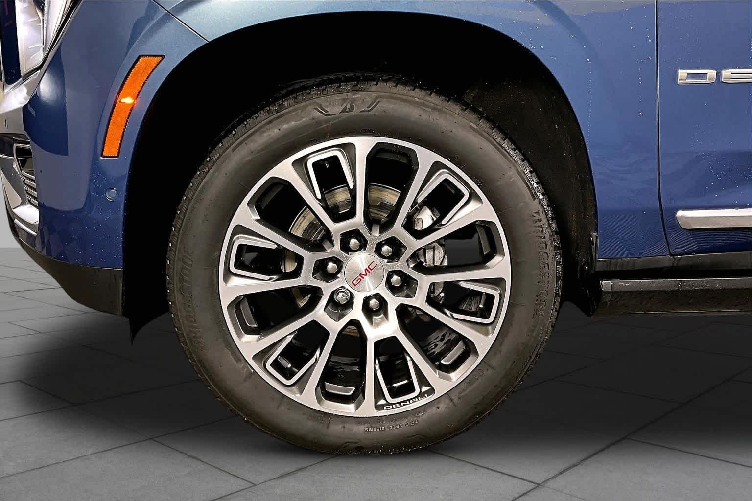 2026 GMC Yukon Denali - Photo 11