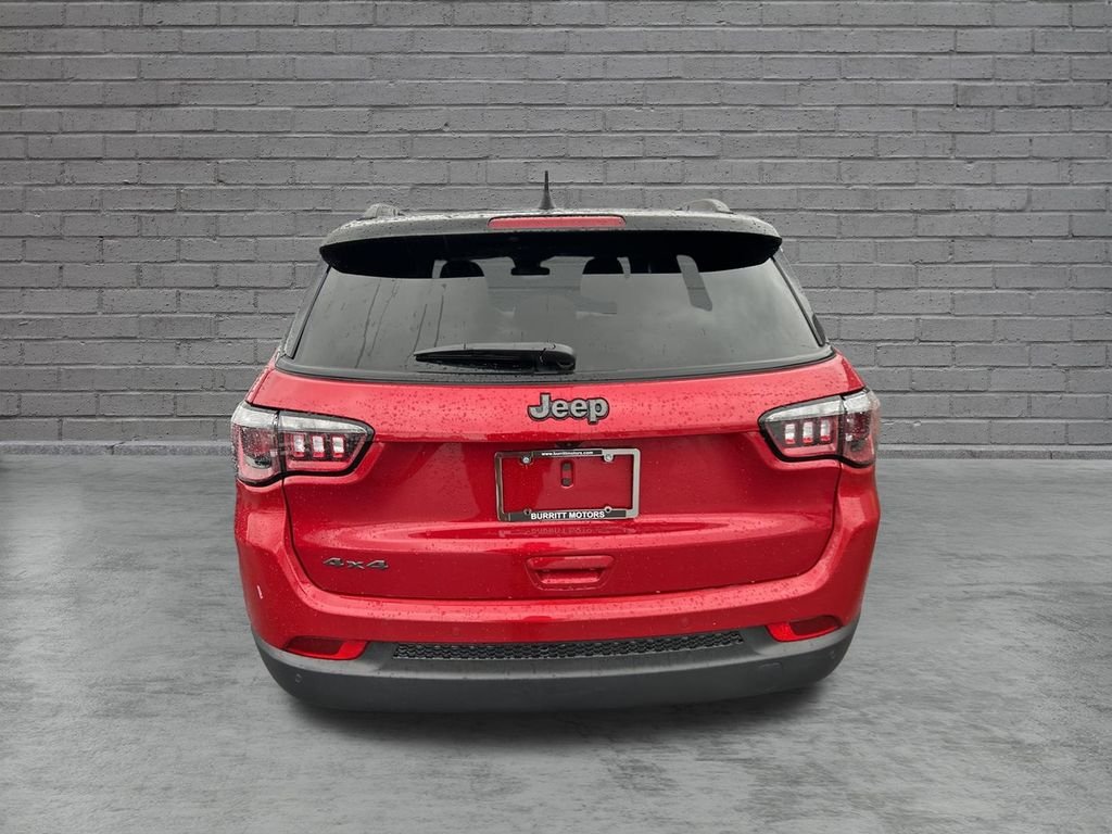 New 2026 Red Hot Pearl-Coat Exterior Paint Jeep Limited image 6