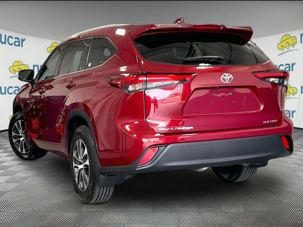 Used 2022 Red Toyota XLE image 4