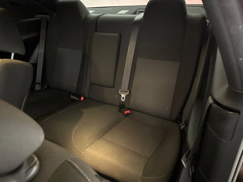 Used 2016 Black Dodge R/T Shaker image 29