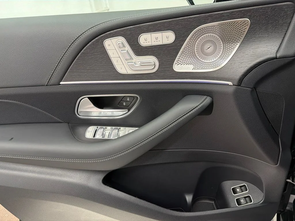 New 2027 Black Mercedes-Benz  image 20