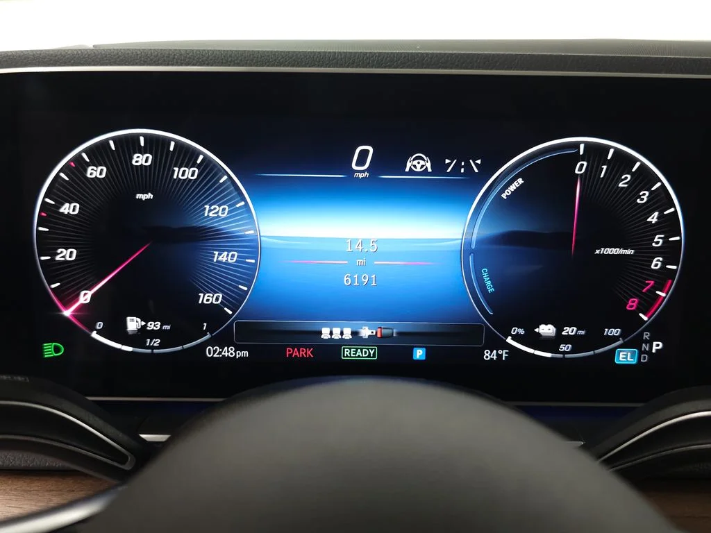 Used 2025 Polar White Mercedes-Benz GLE 450e image 13
