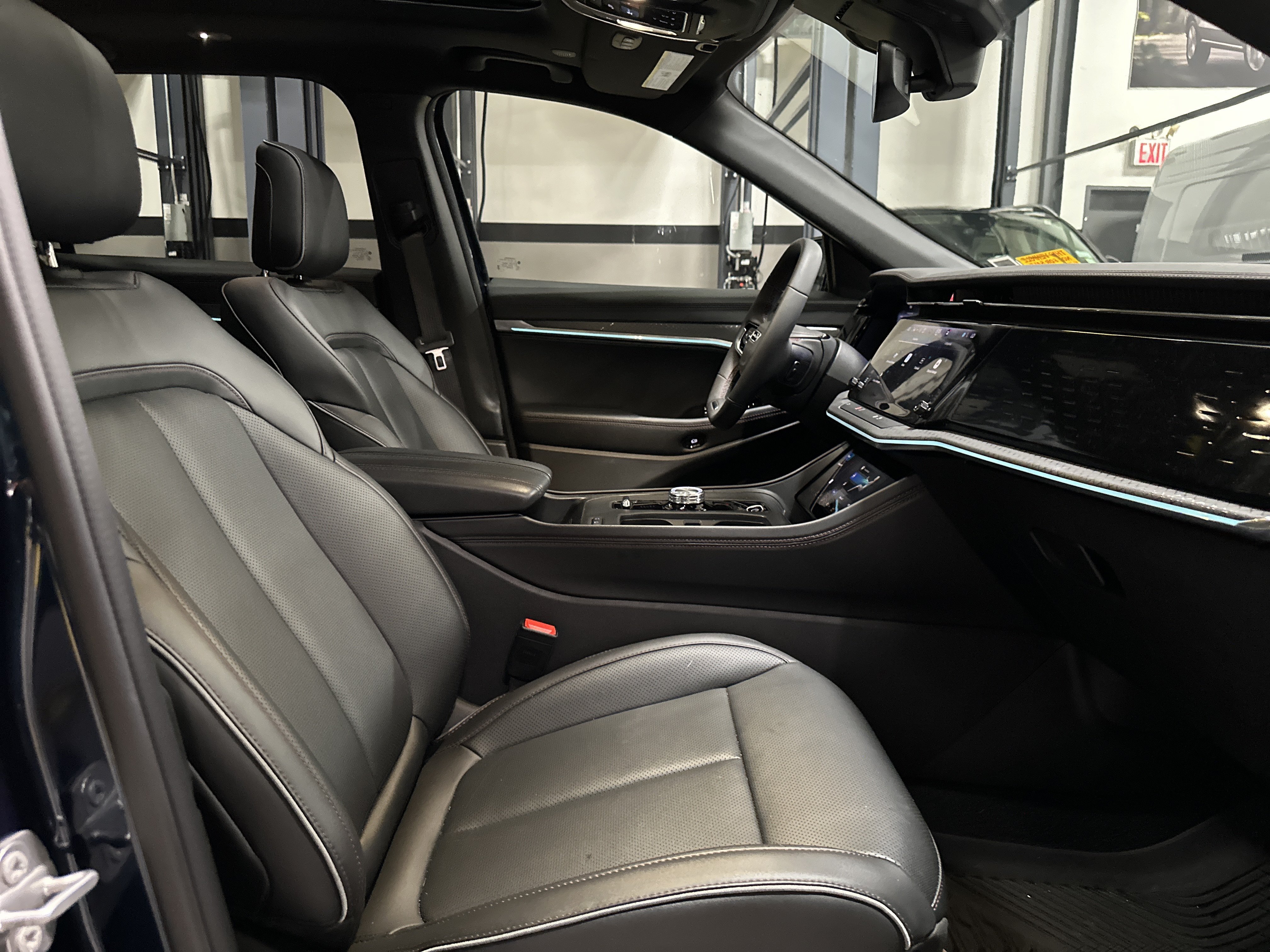 Certified Used 2025 Blue Jeep Limited image 31