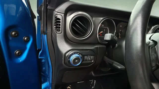 Used 2022 Blue Jeep Sport S 4x4 image 21
