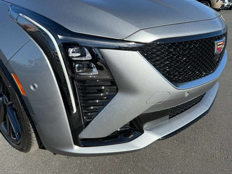 Used 2025 Argent Silver Metallic Cadillac Sport image 25