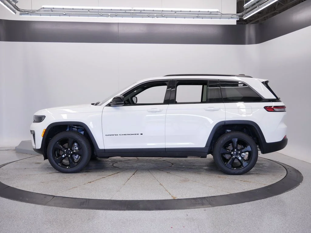 New 2026 Bright White Clearcoat Jeep Limited image 2