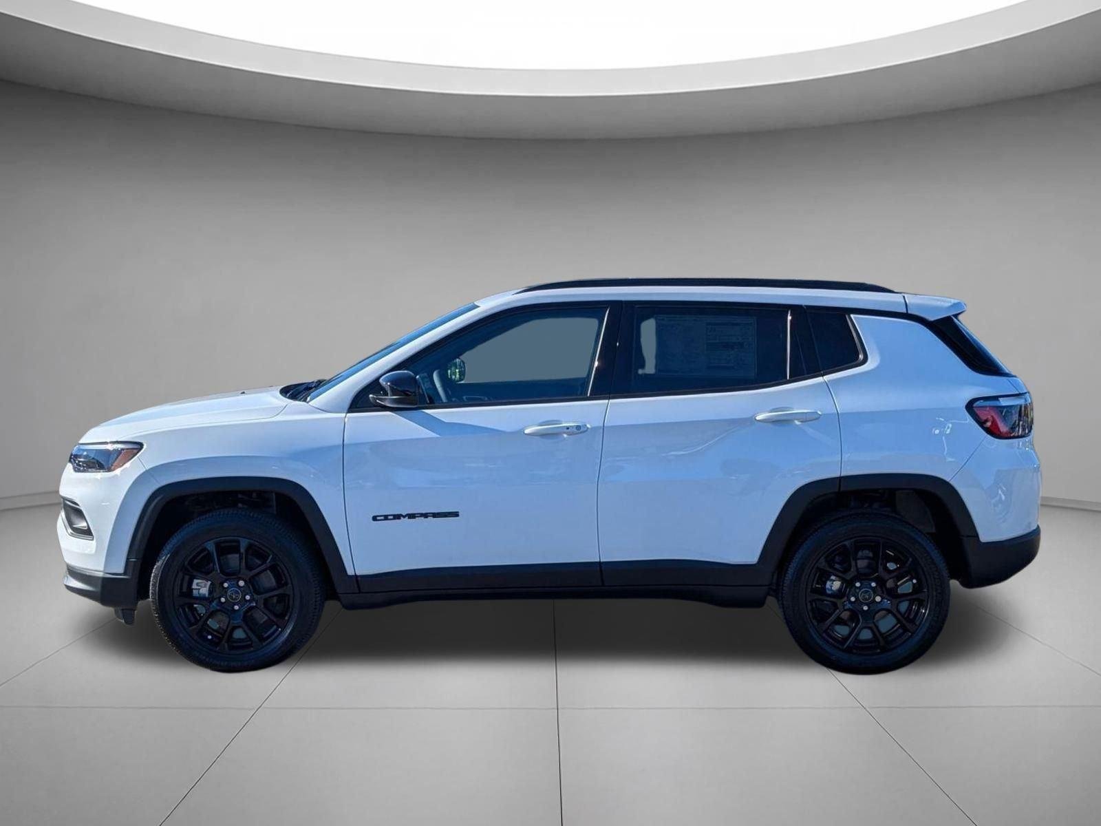 New 2026 Bright White Clear-Coat Exterior Paint Jeep Latitude Altitude image 9