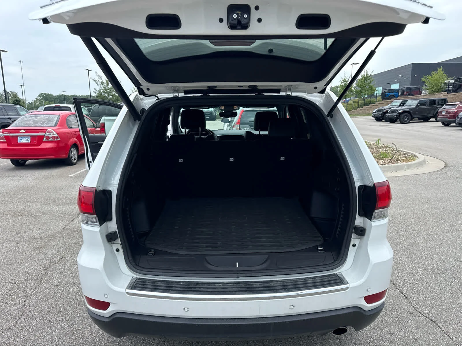Used 2021 Bright White Clearcoat Jeep Limited image 11