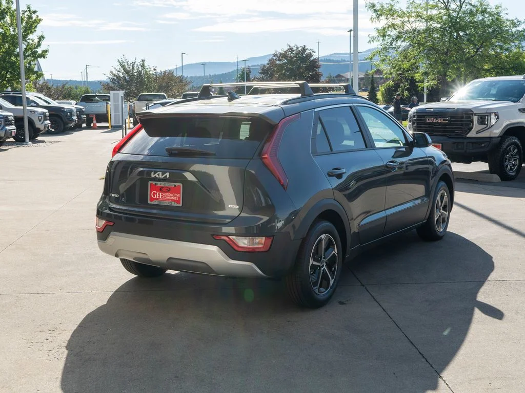 New 2026 Interstellar Gray Kia LX image 7