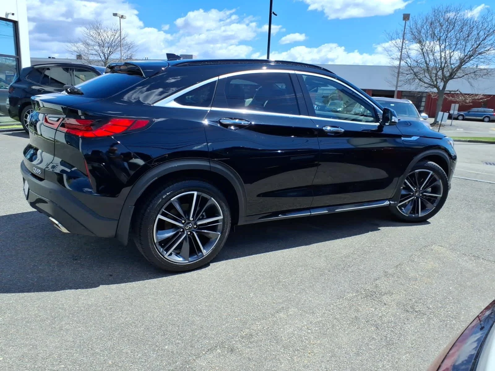Certified Used 2024 Black Obsidian INFINITI LUXE image 4