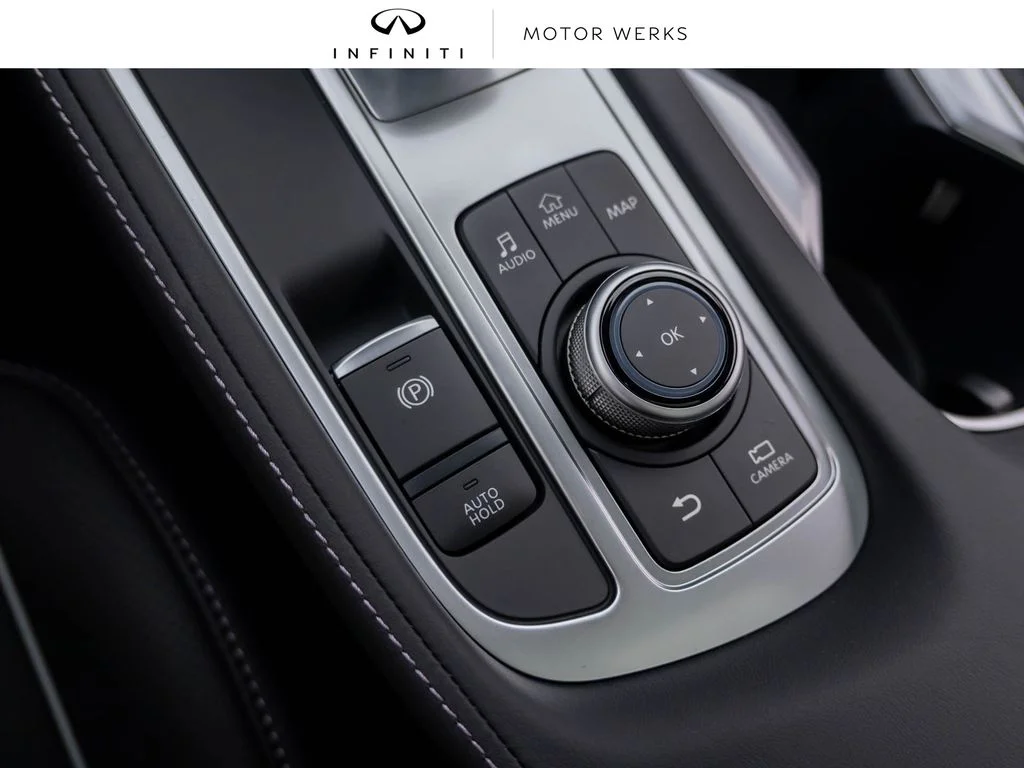 New 2027 2T RAD WHT INFINITI Autograph AWD image 24