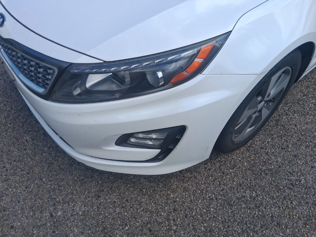 Used 2014 White Kia EX image 16