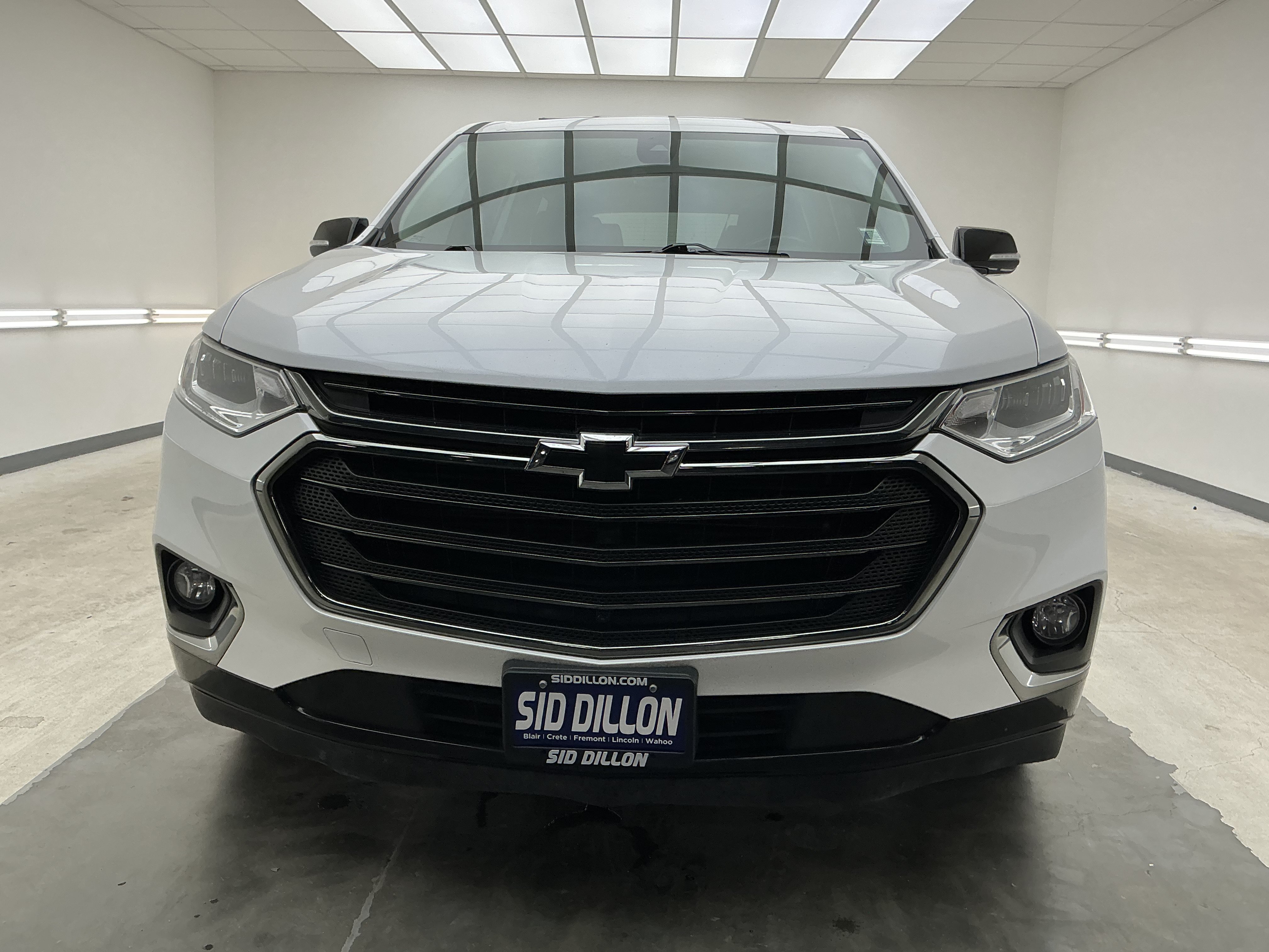 Certified Used 2019 Iridescent Pearl Tricoat Chevrolet Premier image 2