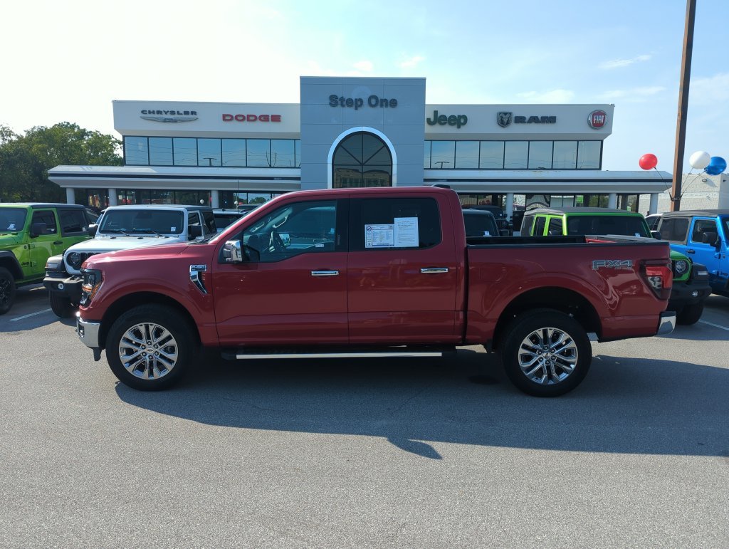 Used 2024 Red Ford XLT image 3