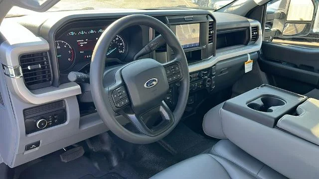 New 2026 Oxford White Ford F-350® XL image 31