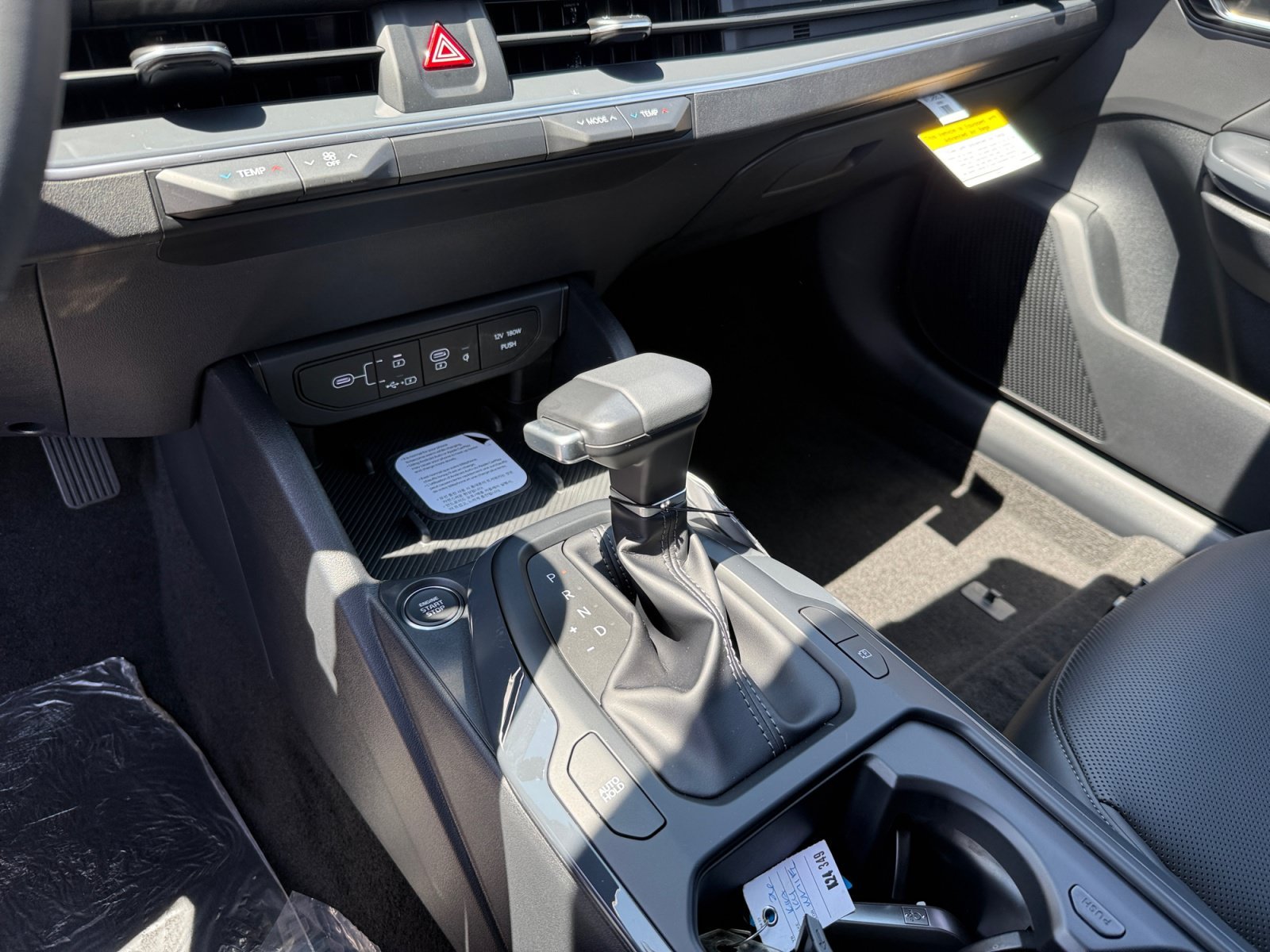 New 2026 Snow White Pearl Kia EX image 13