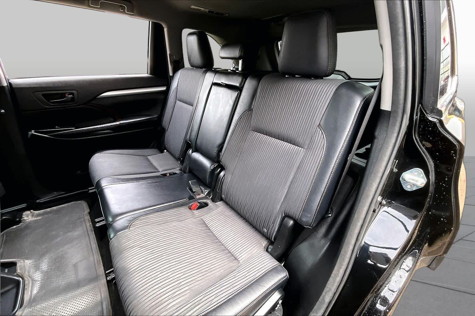 Used 2015 Attitude Black Metallic Toyota LE Plus image 19