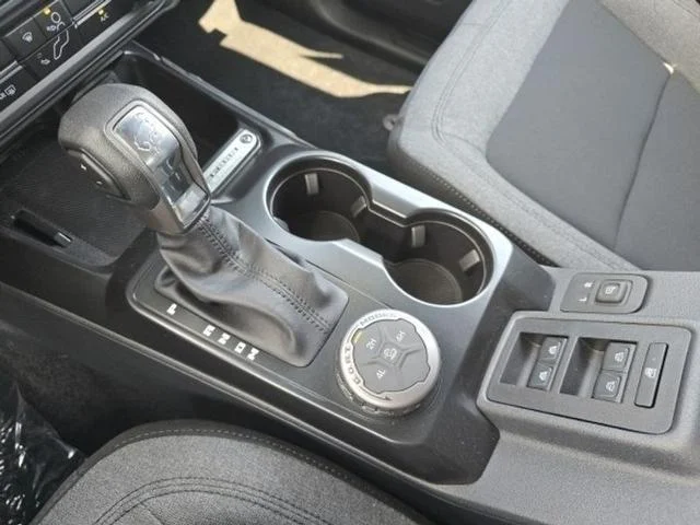 2025 Ford Bronco 4-Door Base - Photo 28