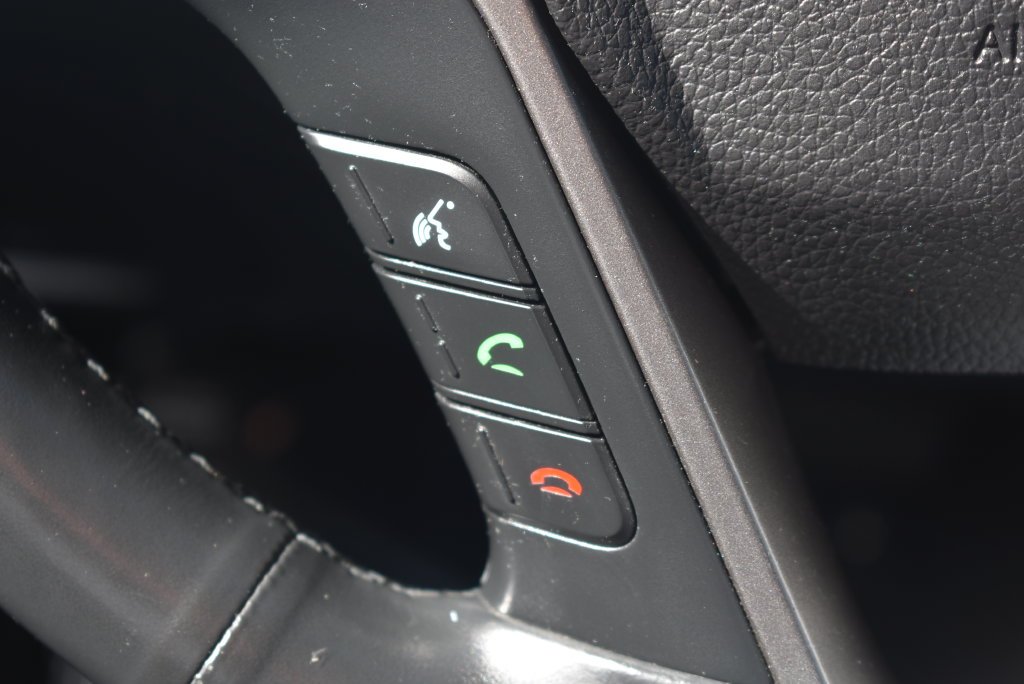 Used 2018 White Hyundai 2.4 Base image 28