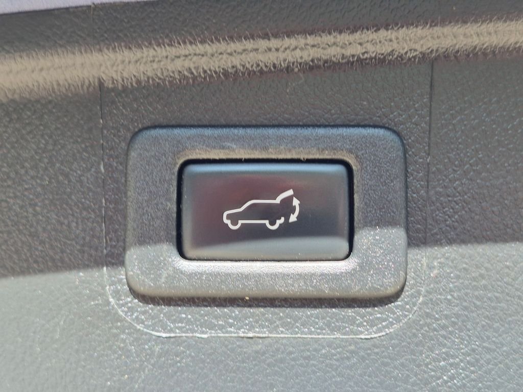 Used 2018 Blue Subaru 2.5i Premium image 29
