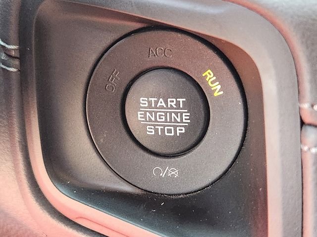 Used 2025 Red Jeep Sahara image 28