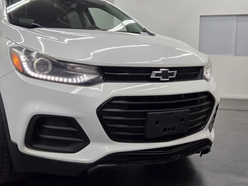 Used 2018 Summit White Chevrolet LT image 5