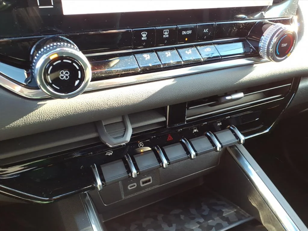 2026 GMC Canyon Elevation - Photo 15