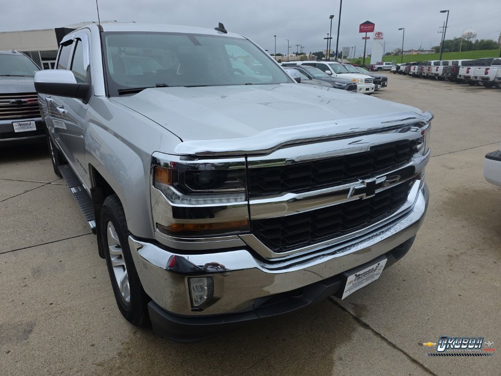 Used 2018 Silver Chevrolet LT image 1